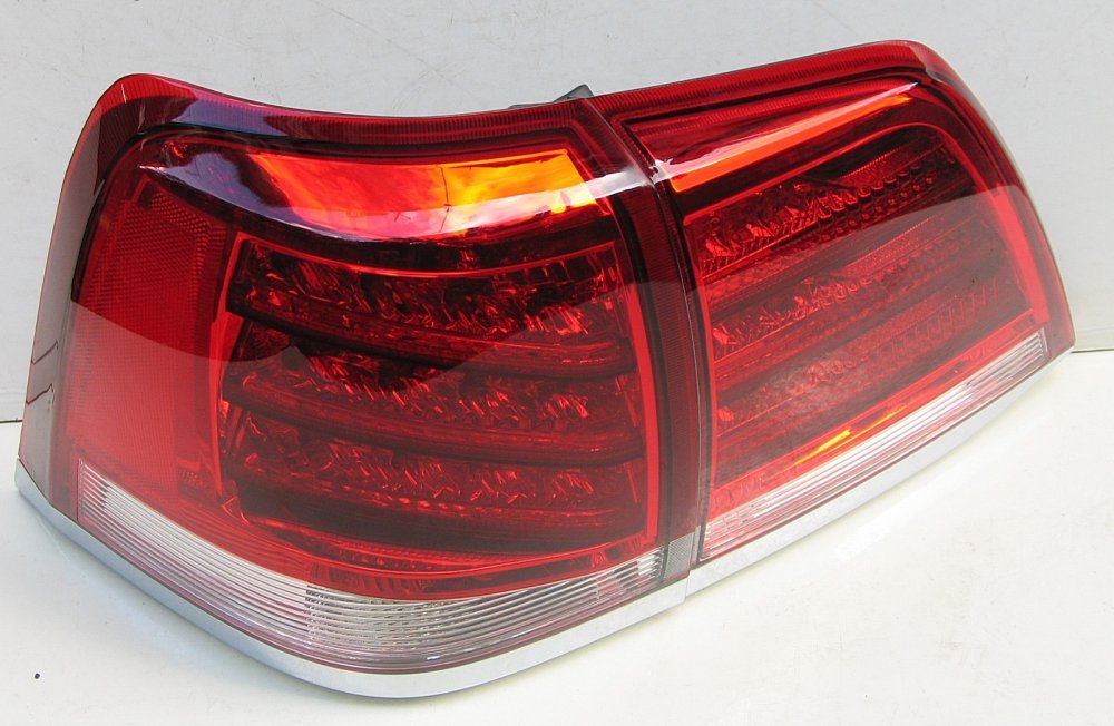 Задні ліхтарі для Toyota Land Cruiser LC 200 червоні LED 2008-2016