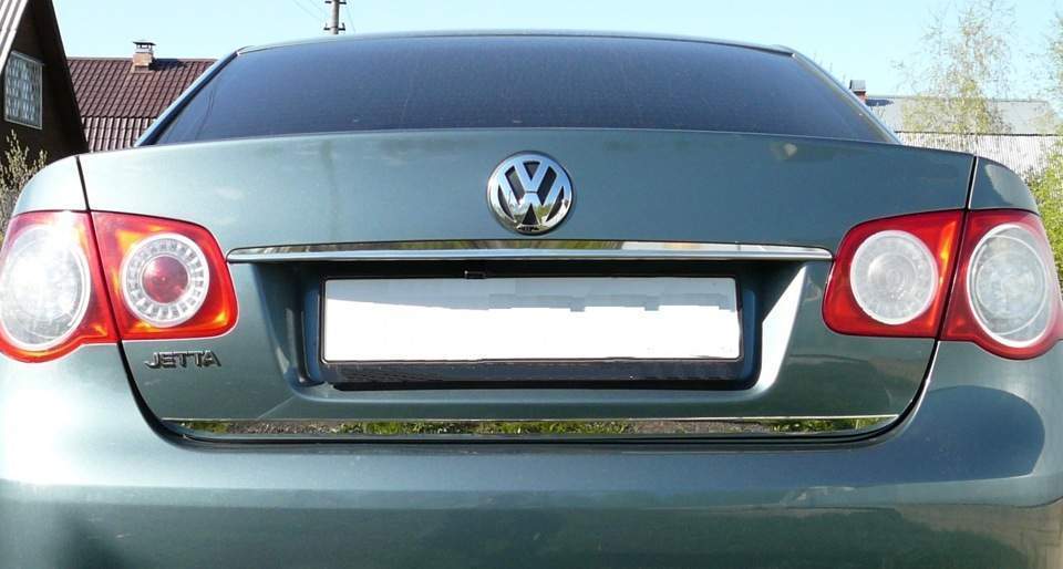 Хром накладка нижньої кромки багажника Volkswagen Jetta 2005-2010 (нержавіюча сталь)