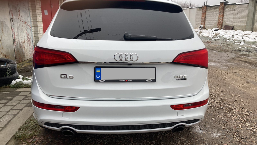 Хром планка над номером (нерж) для Audi Q5 2008-2017