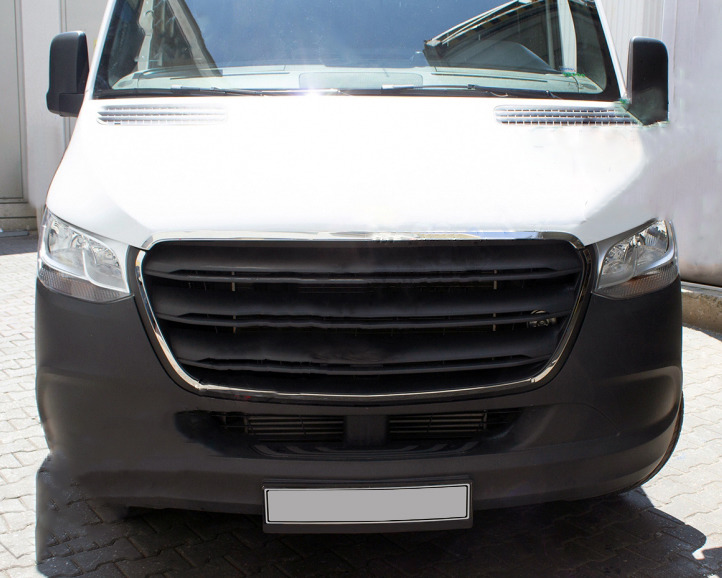 Обводка решітки для Mercedes Sprinter 2018-