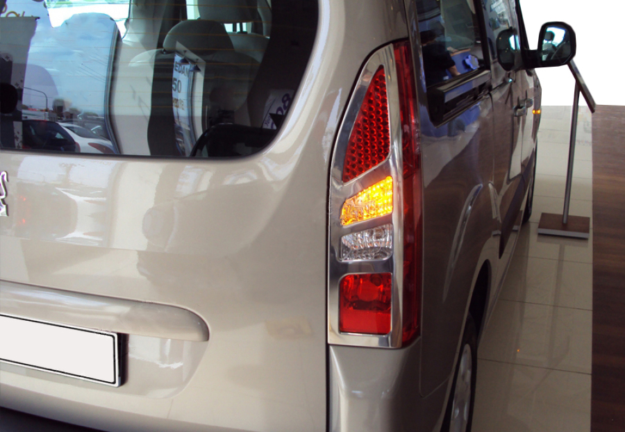 Хром окантовка на стопи (нерж.) 2 шт. для CITROЁN Berlingo/Peugeot Partner 2008-2012