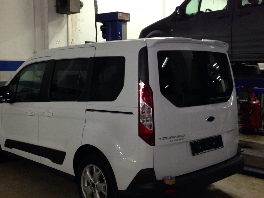 Спойлер (під фарбування) для Ford Connect 2014-2021 рр.