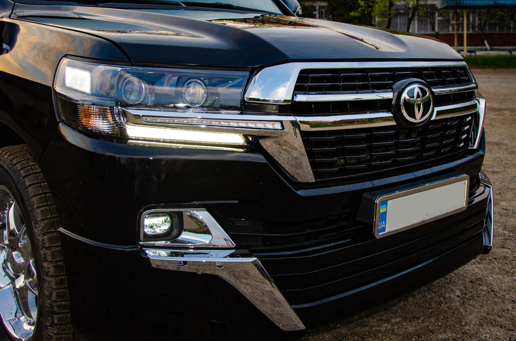 Комплект обвеса Toyota Land Cruiser 200 стиль Executive Lounge 2021 
